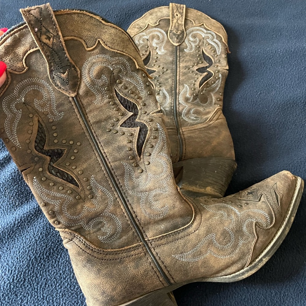 Cowgirl boots size 7.5